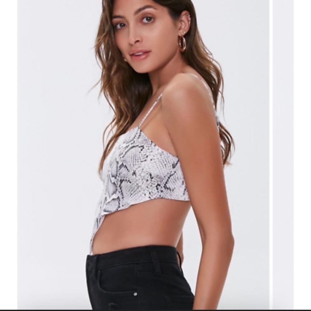 Forever 21 Snake Print Handkerchief Cami Top - White, Black - size Medium Y2K - Picture 9 of 10